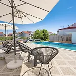 Lejlighed Awesome In With House Sea View Vodice