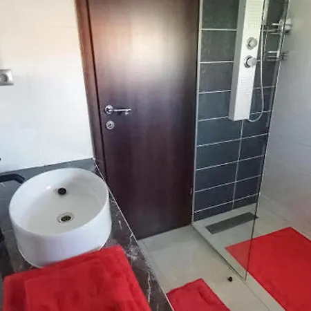 Apartment 1 Bedroom In