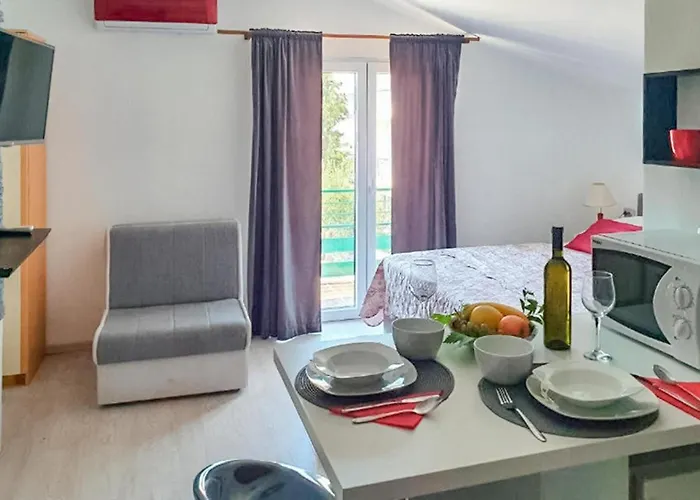 1 Bedroom In * 沃迪切